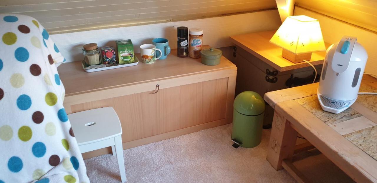 Le Studio Attic , Fridge Tv Microwave, Chester Kültér fotó